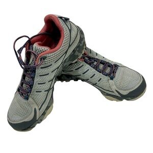 Columbia size 8.5